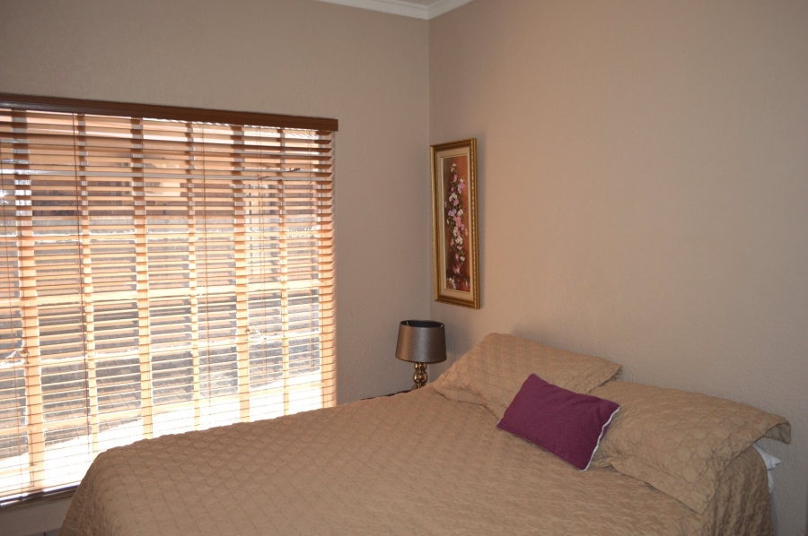 5 Bedroom Property for Sale in Wilkoppies North West